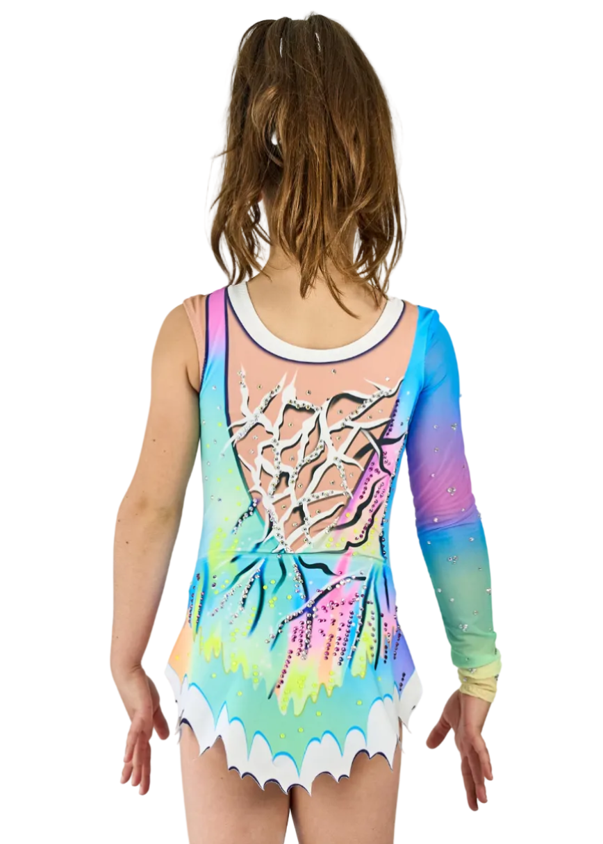 Justaucorps de compétition avec décolleté géométrique blanc et dégradé multicolore fluo.