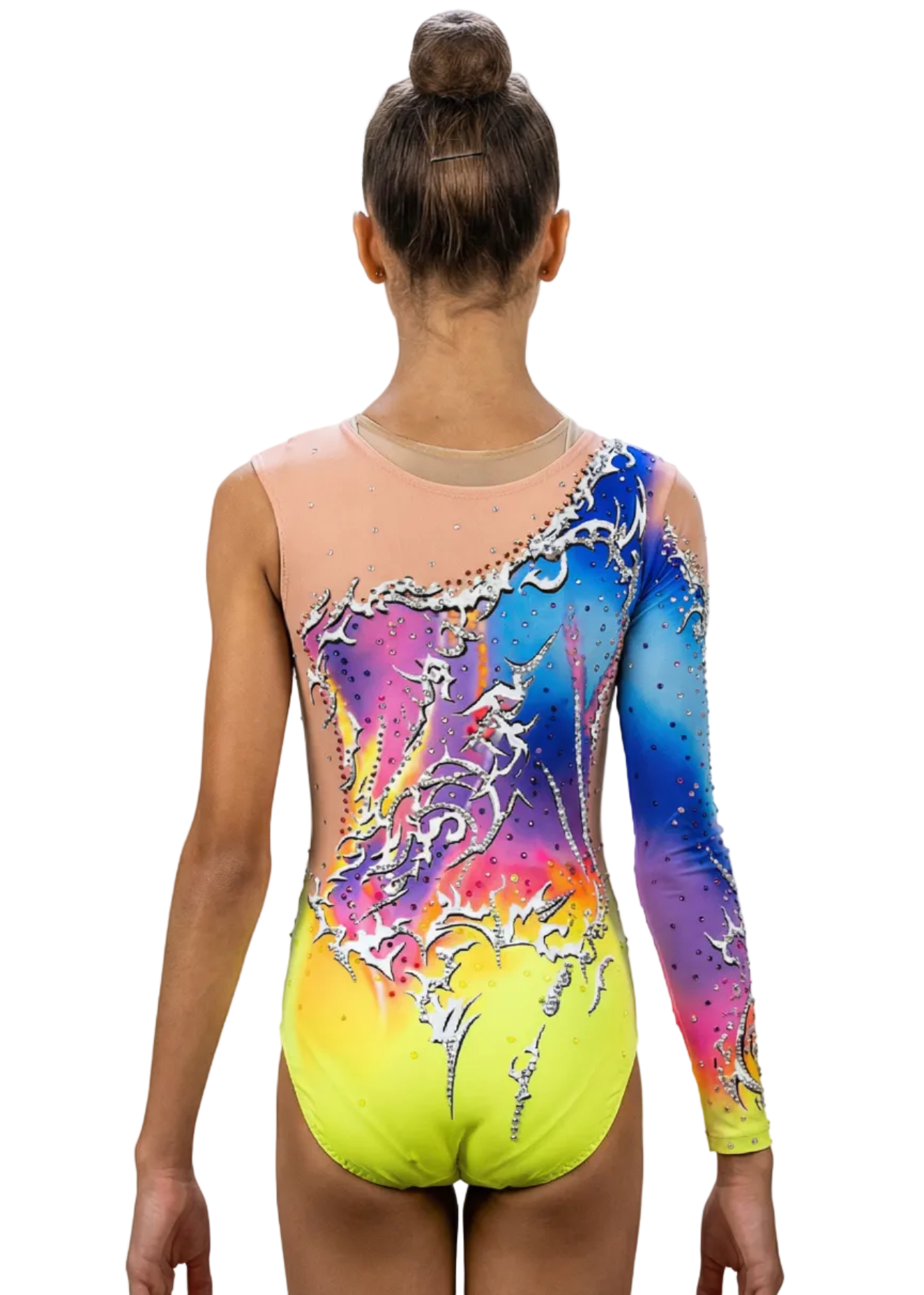 Justaucorps de gymnastique rythmique jaune et multicolore avec transparences couleur chair, strass brillants et design fluide de style vibrant.
Justaucorps rythmique multicolore sur base jaune, strass abondants, transparences couleur chair et traits dynamiques au design énergique.
Dos d'un justaucorps rythmique jaune et multicolore avec strass dispersés, transparences couleur chair et formes fluides de style attrayant.