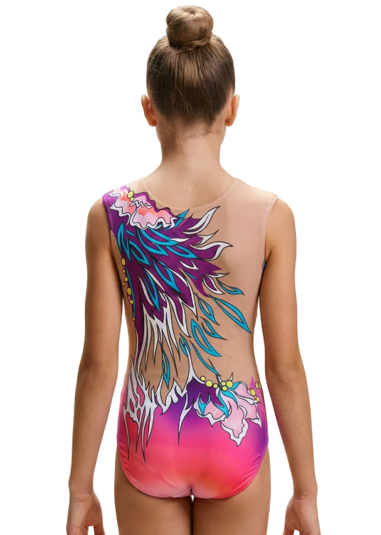 Justaucorps rythmique rose-violet avec imprimé latéral de plumes et fleurs, transparences et strass dans un style dynamique et artistique.
Justaucorps de gymnastique en dégradé fuchsia-violet avec design asymétrique de plumes et fleurs, détails brillants et esthétique vibrante.
Dos d'un justaucorps rythmique rose-violet avec transparences et grand motif de plumes stylisées créant un effet fluide et accrocheur.