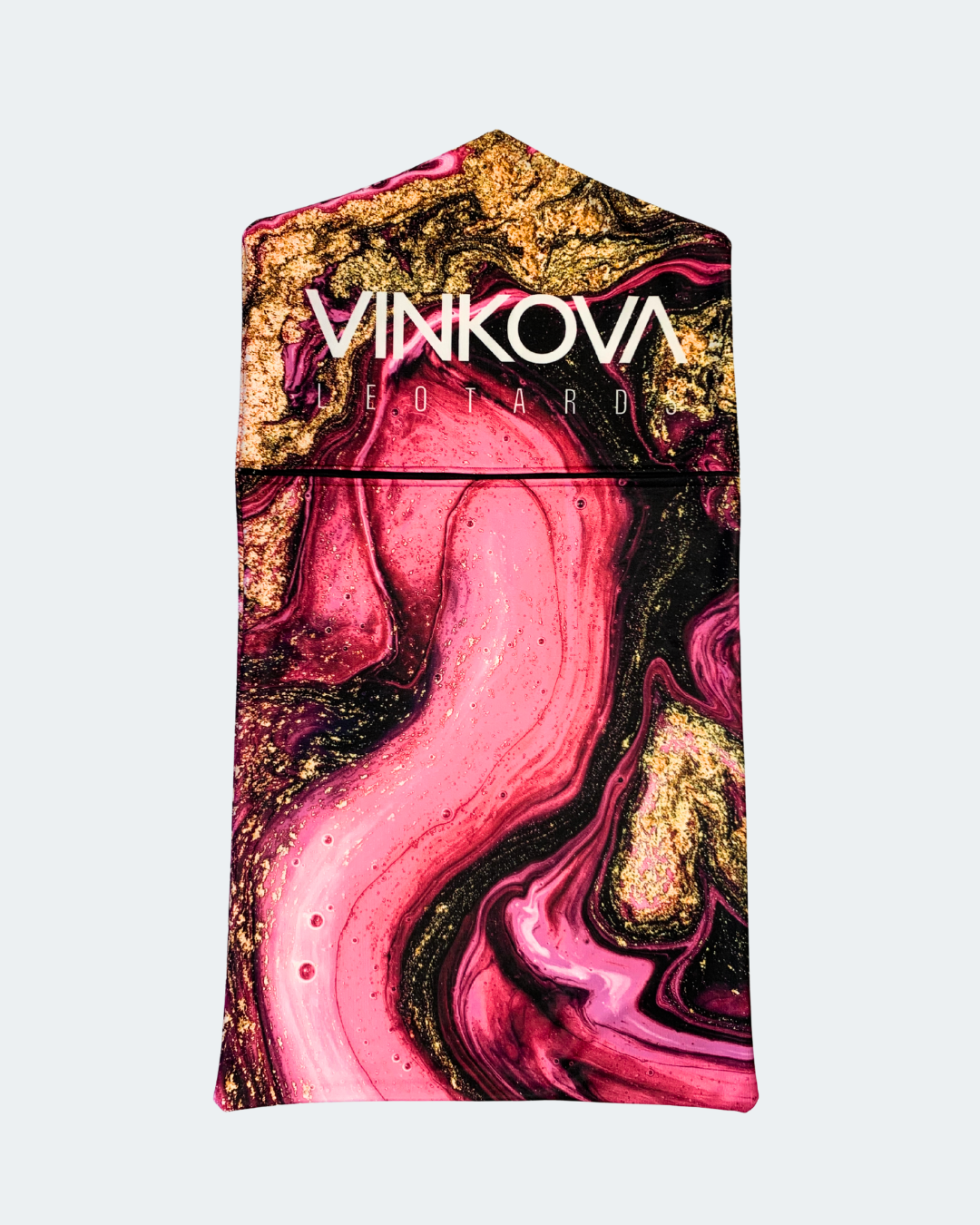 Housse de justaucorps Volcano Rose Vinkova, rose, noir et doré, revers avec logo.