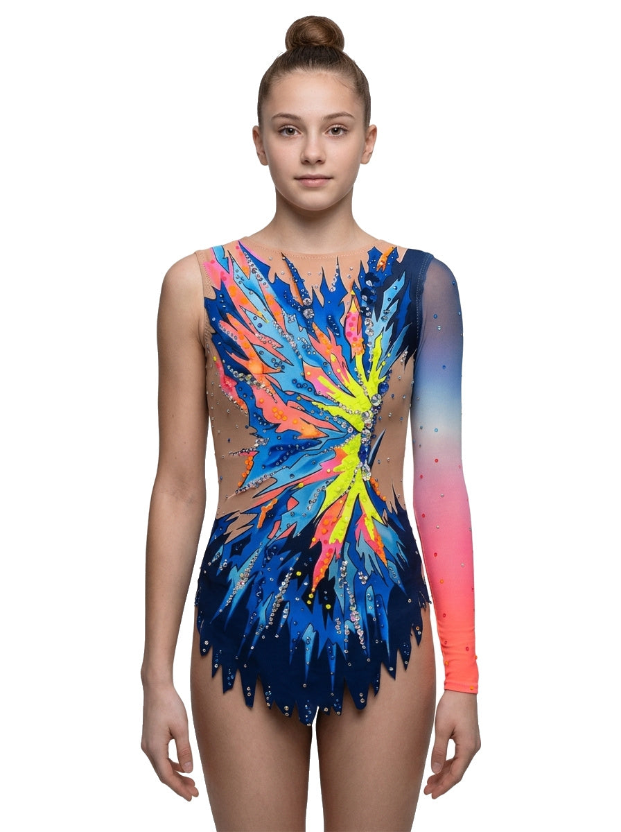 Maillot de gimnasia rítmica Isabella Vinkova, frontal: azul, rayos multicolor, una manga larga.