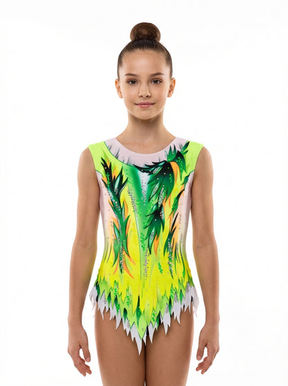 Maillot de gimnasia rítmica verde y amarillo con detalles de strass y falda de picos para competición profesional.