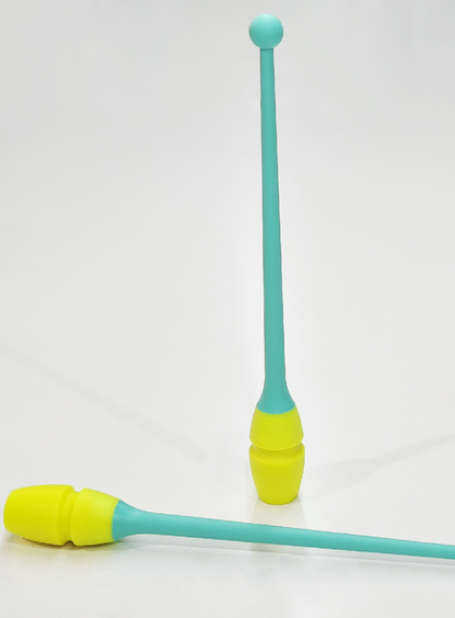 Juego de mazas Dvillena & Vinkova engarzables cuerpo menta y cabeza amarilla.