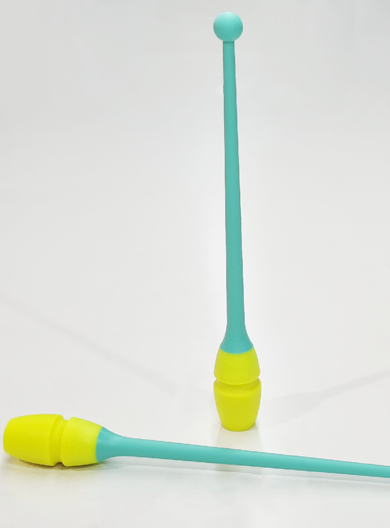 Juego de mazas Dvillena & Vinkova engarzables cuerpo menta y cabeza amarilla.